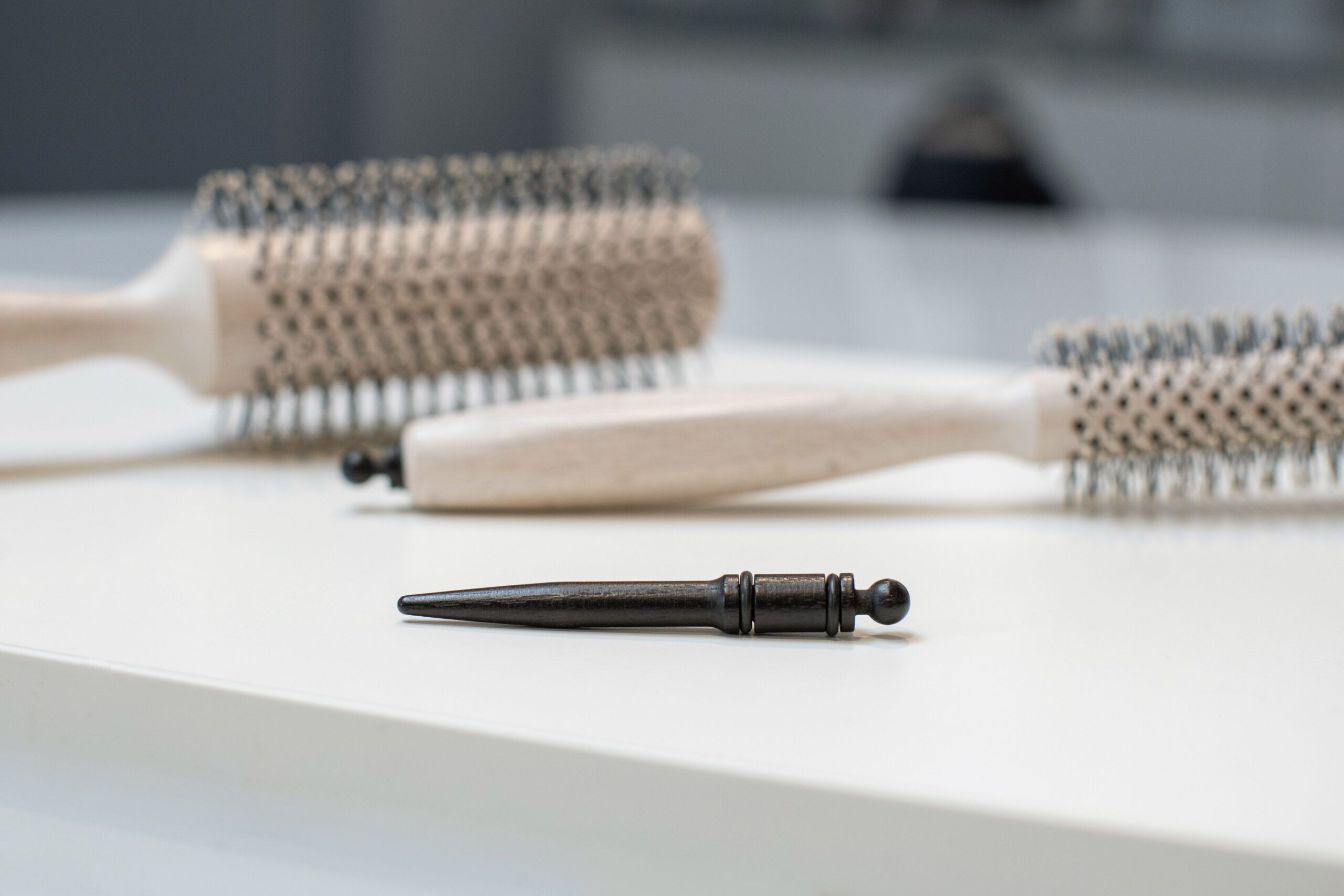 fabio scalia bionda round hair brush inserter